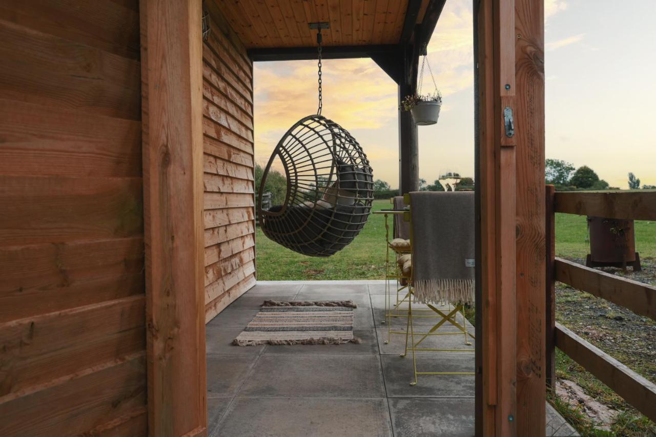 The Treehouse At Humblebee Hall Worcester Zewnętrze zdjęcie