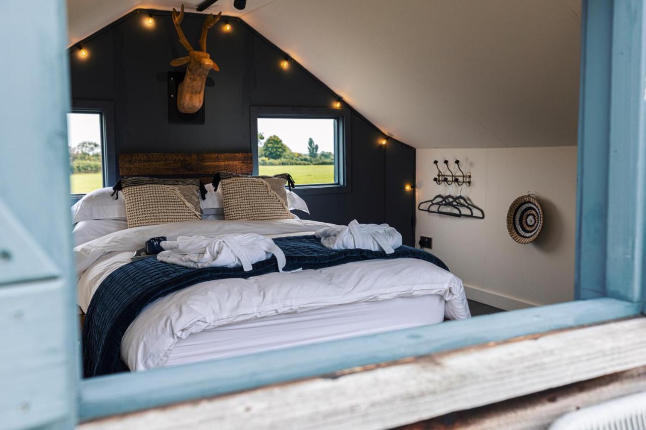 The Treehouse At Humblebee Hall Worcester Zewnętrze zdjęcie