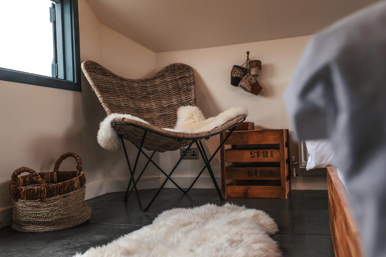 The Treehouse At Humblebee Hall Worcester Zewnętrze zdjęcie