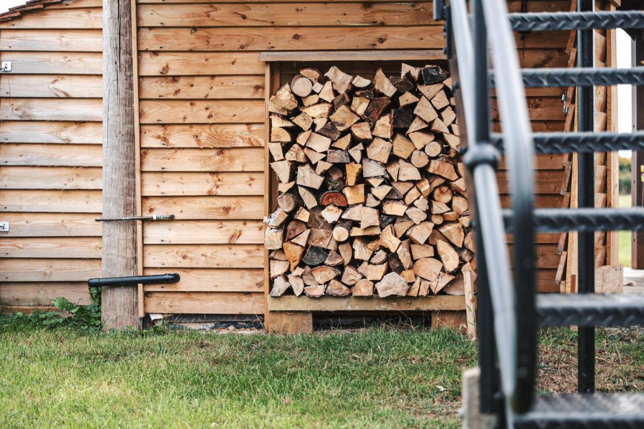 The Treehouse At Humblebee Hall Worcester Zewnętrze zdjęcie